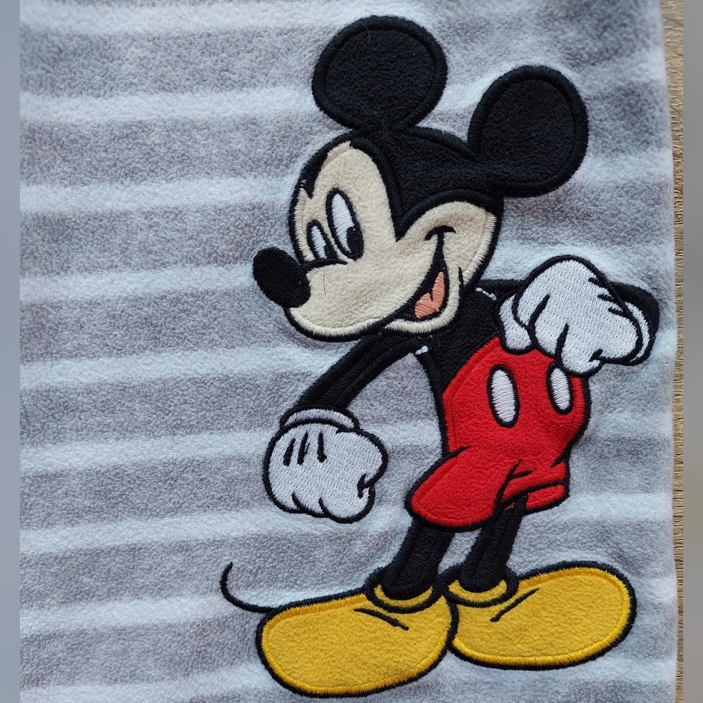 4 pairs Mickey pajamas 5t - Picture 3 of 16